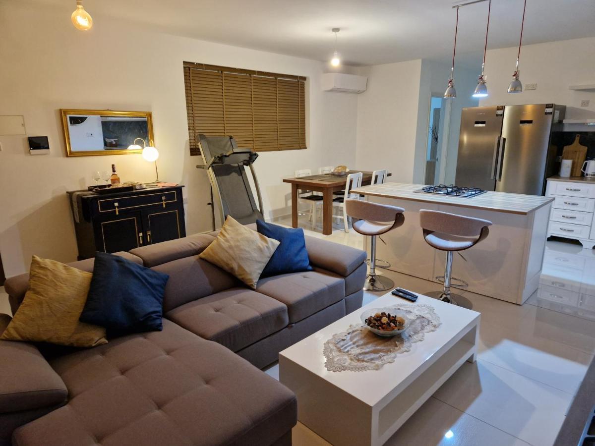 Town Pent House Leilighet Luqa Eksteriør bilde